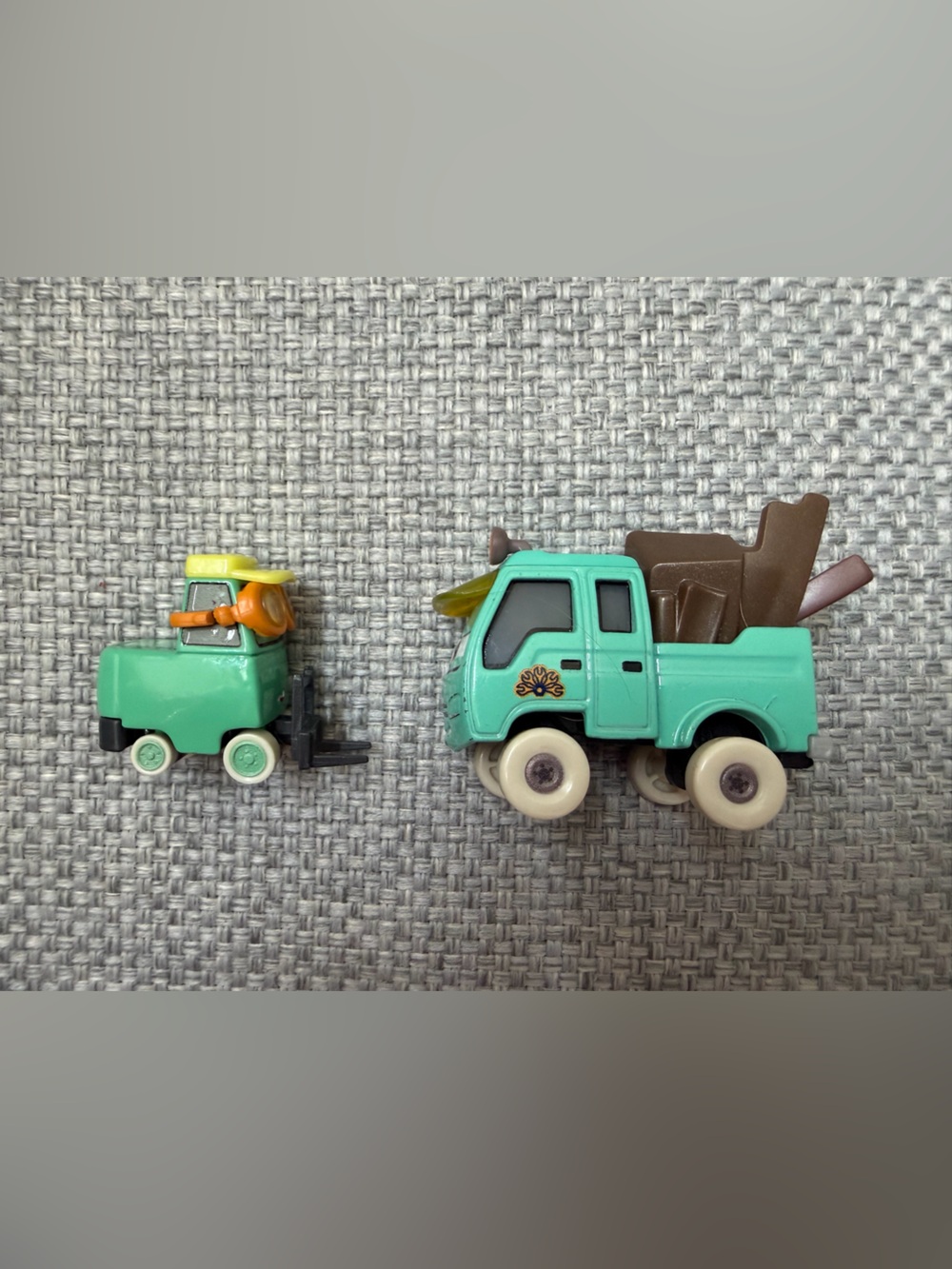 Pixar Cars Noriyuki and Sarah Coggs diecast set